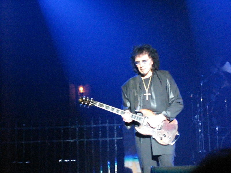 Tony Iommi interviewed by Noise11.com 