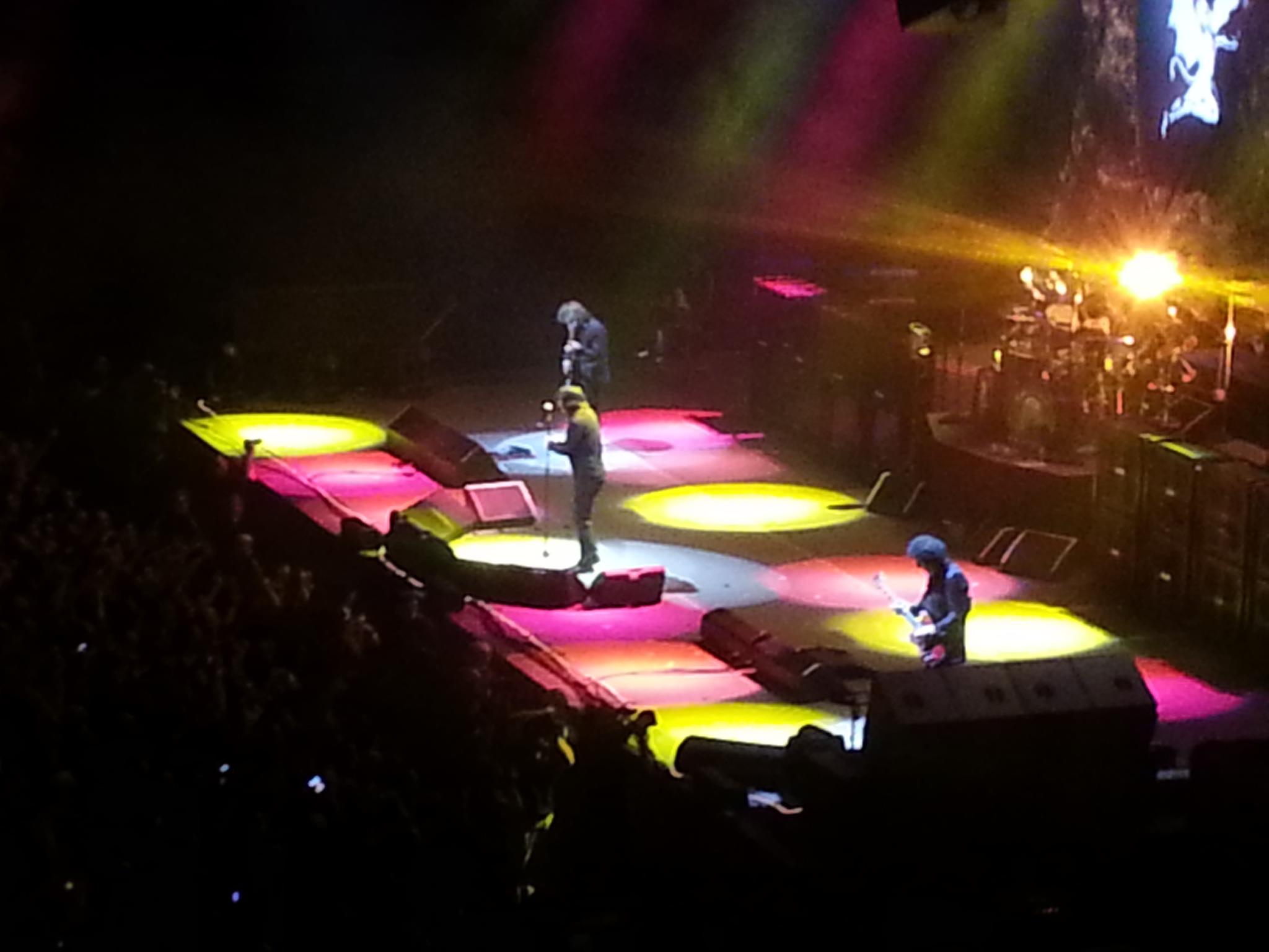 Milan show cancelled ... no luck for Italian fans ...