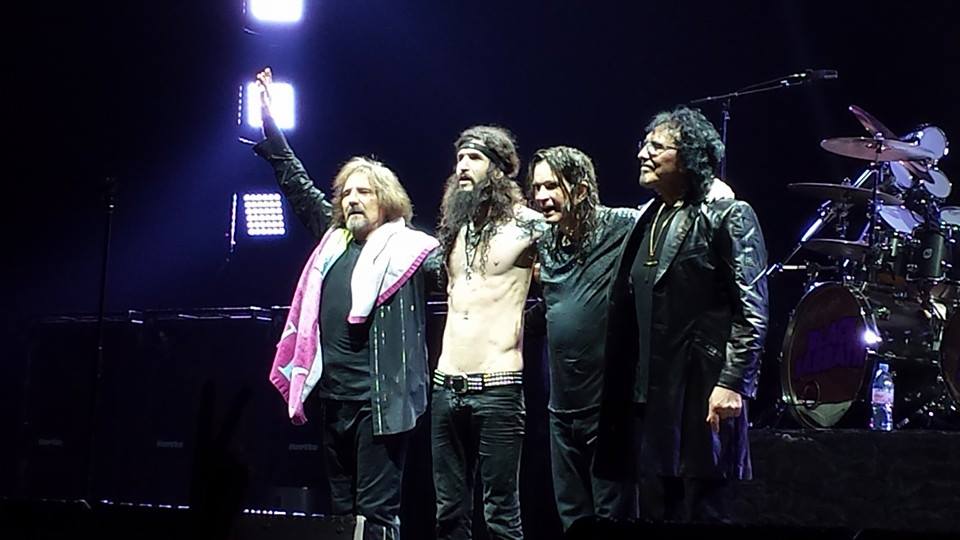 Tony and the guys rock Barclay's Center in New York, 31 March 2014. By Lorraine Parker